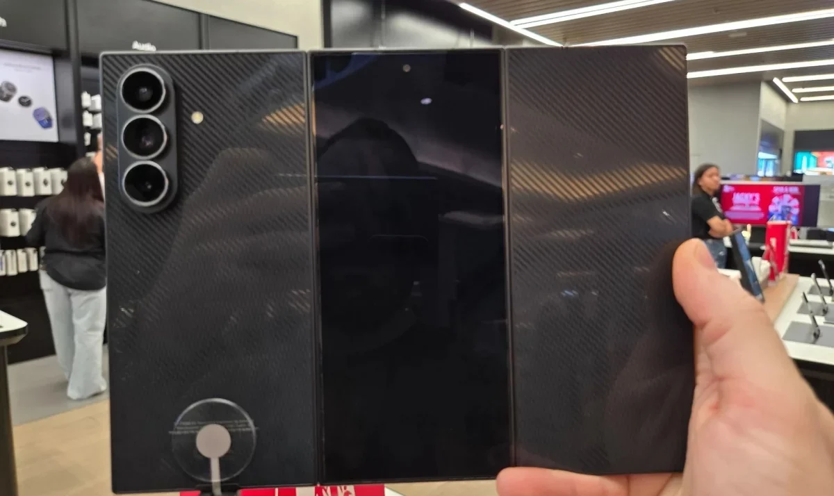 Galaxy Z TriFold: главные беды не в сборке. Вот что реально мешает трифолду картинка Galaxy Z TriFold