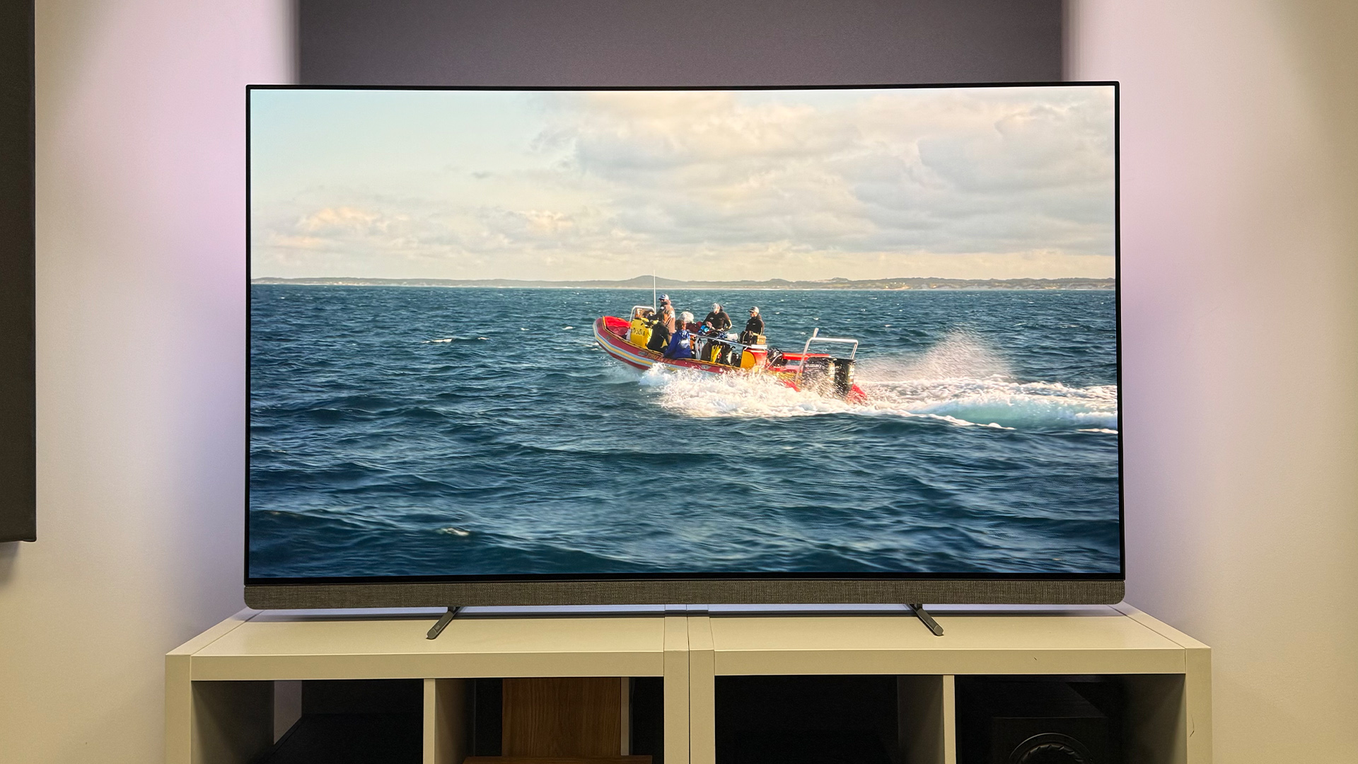 Обзор Philips OLED910 (65OLED910) - конкурент лучших образцов картинка ТВ Philips OLED910 65": стиль по разумной цене | DGL.RU