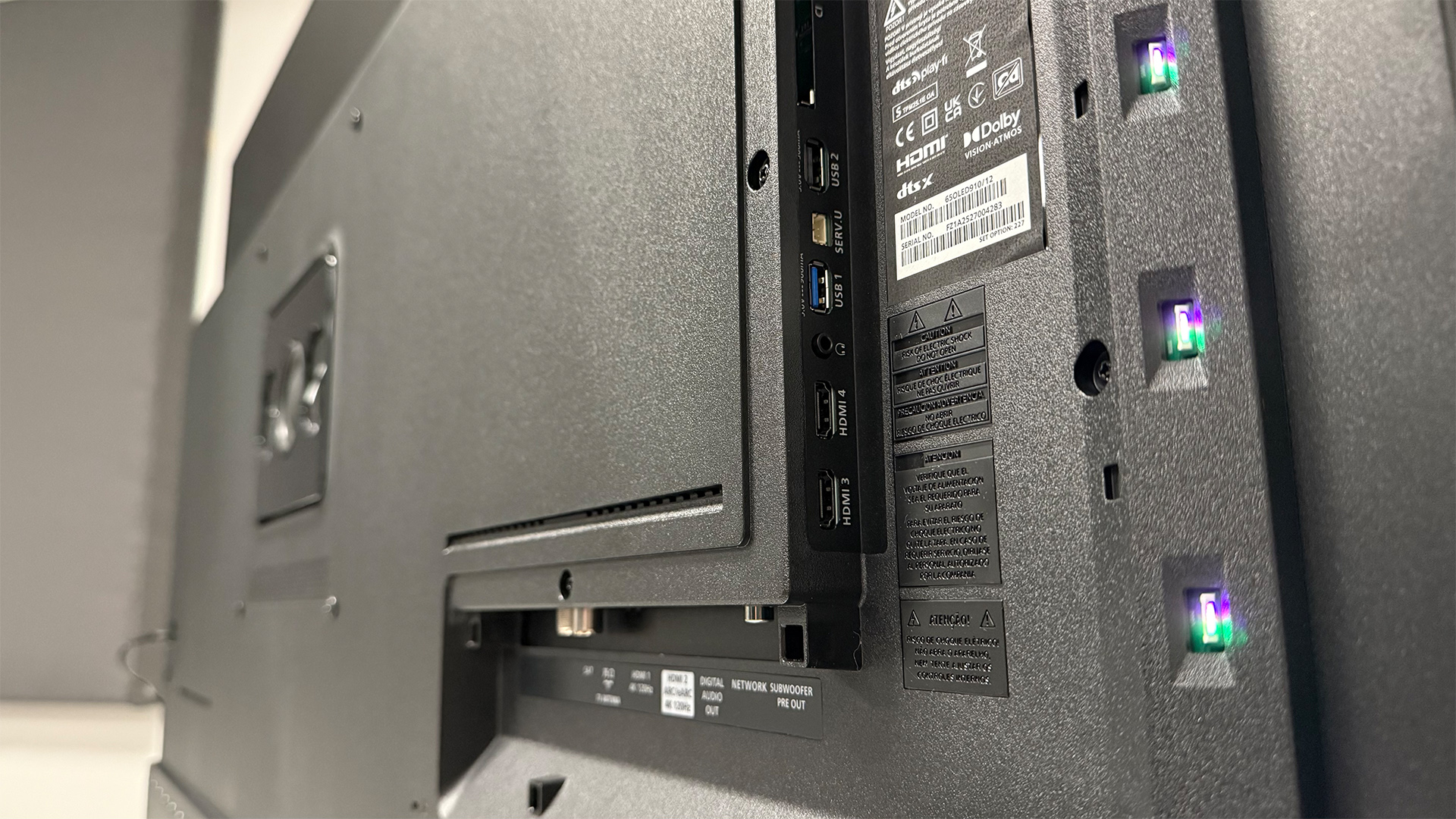 Обзор Philips OLED910 (65OLED910) - конкурент лучших образцов картинка ТВ Philips OLED910 65": стиль по разумной цене | DGL.RU