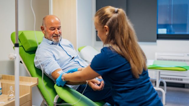 Жидкая биопсия: раннее выявление рака и риски | DGL.RU