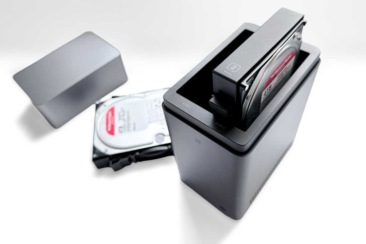 Ugreen NASync DH — компактный NAS | DGL.RU