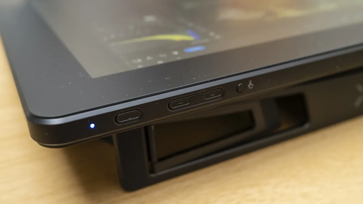 Обзор XPPen Artist Ultra 16: когда стилус становится продолжением руки картинка XPPen Artist Ultra 16