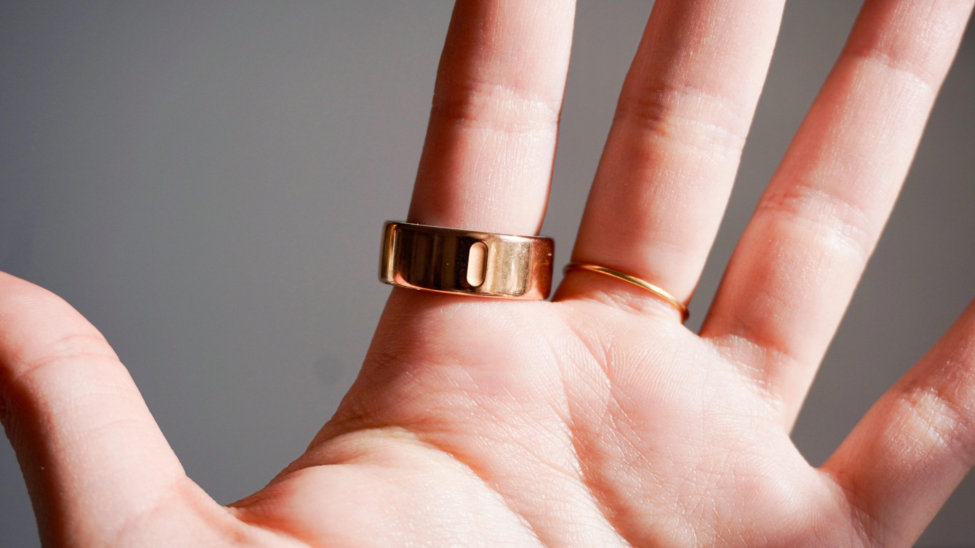 Умное кольцо Oura Ring 4 и 3: что выбрать | DGL.RU