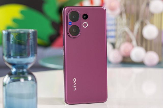 vivo V70 готовится к дебюту, но первые подробности уже вызывают сомнения