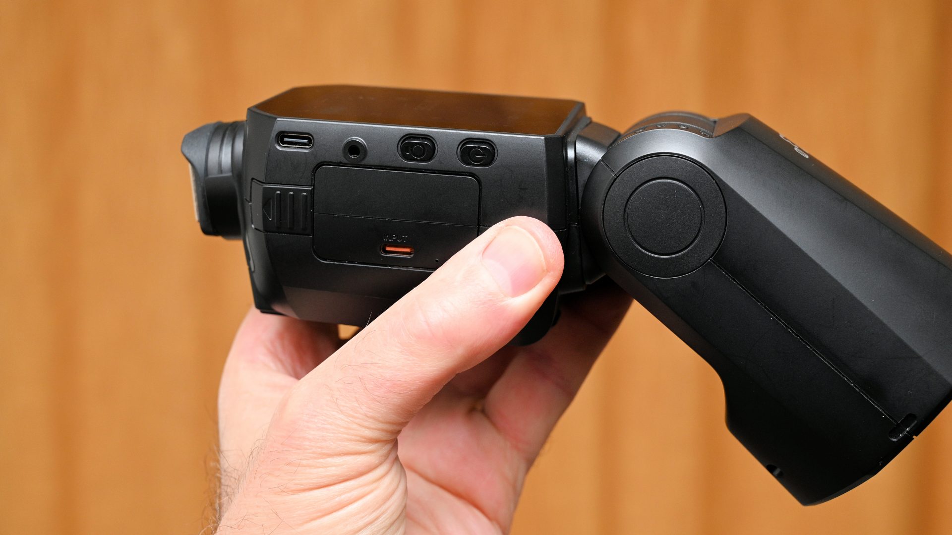 Обзор вспышки Neewer Z3 100Ws: мощная и универсальная картинка Вспышка Neewer Z3 100Ws: мощный свет | DGL.RU