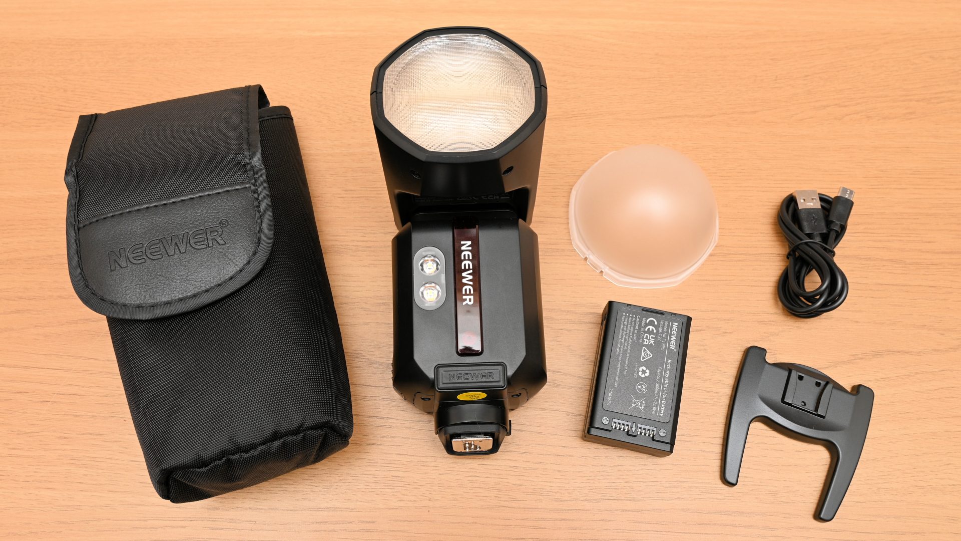 Обзор вспышки Neewer Z3 100Ws: мощная и универсальная картинка Вспышка Neewer Z3 100Ws: мощный свет | DGL.RU