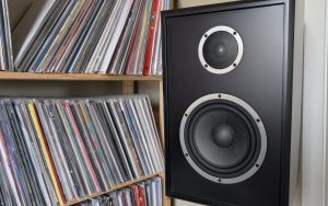 Вы совершаете ошибку, покупая модную акустику: старомодные KLH Model 3 уничтожают конкурентов