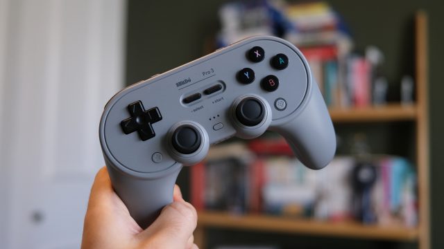 Вы зря потратите деньги на DualSense Edge. Рассказываем, почему даже лучшие pro-контроллеры — это компромисс