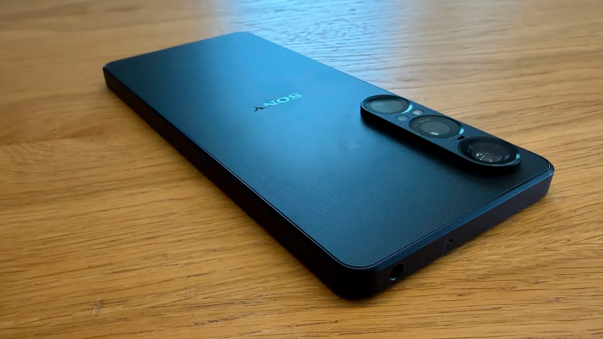 Обзор Sony Xperia 1 VII — флагман для работы, а не для соцсетей картинка Xperia 1 VII