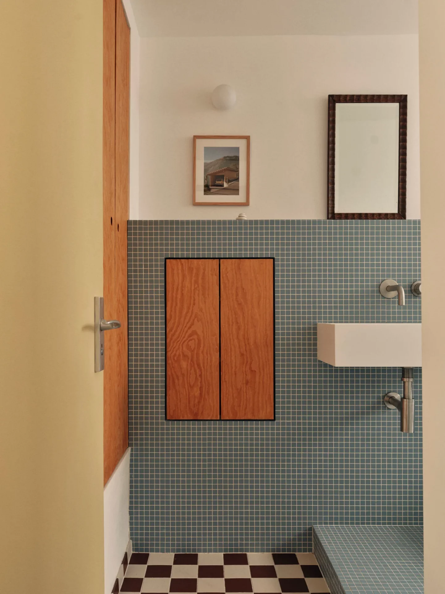 Забытый тренд из СССР снова в моде. Почему мозаичная плитка — это ошибка в вашем ремонте