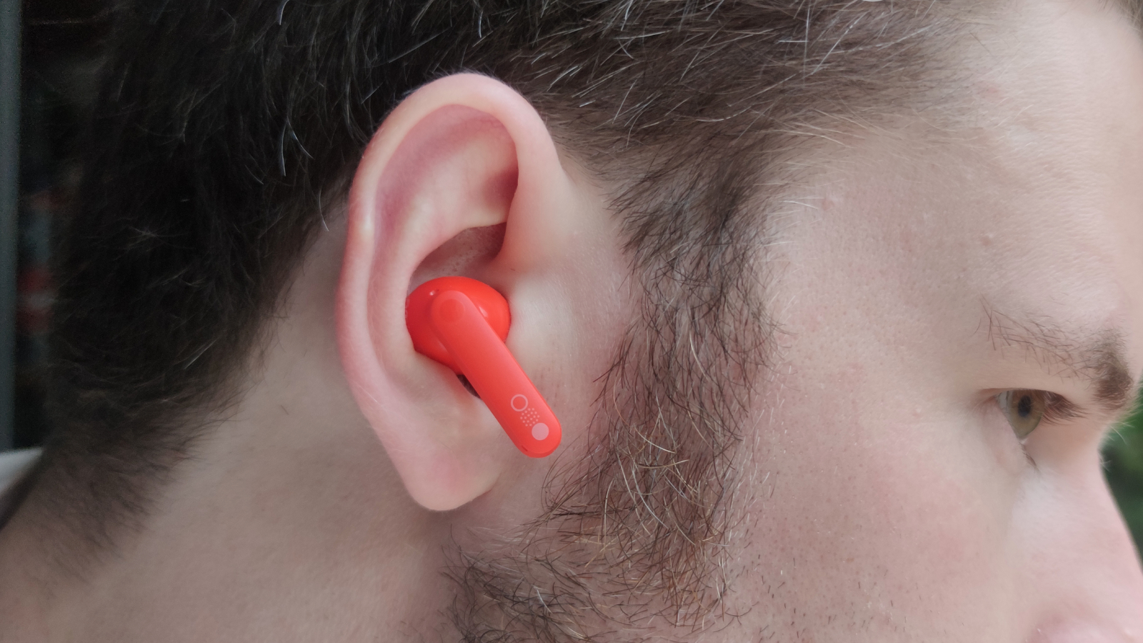 Обзор CMF Buds Pro 2 — яркий дизайн и управление на кейсе картинка CMF Buds Pro 2