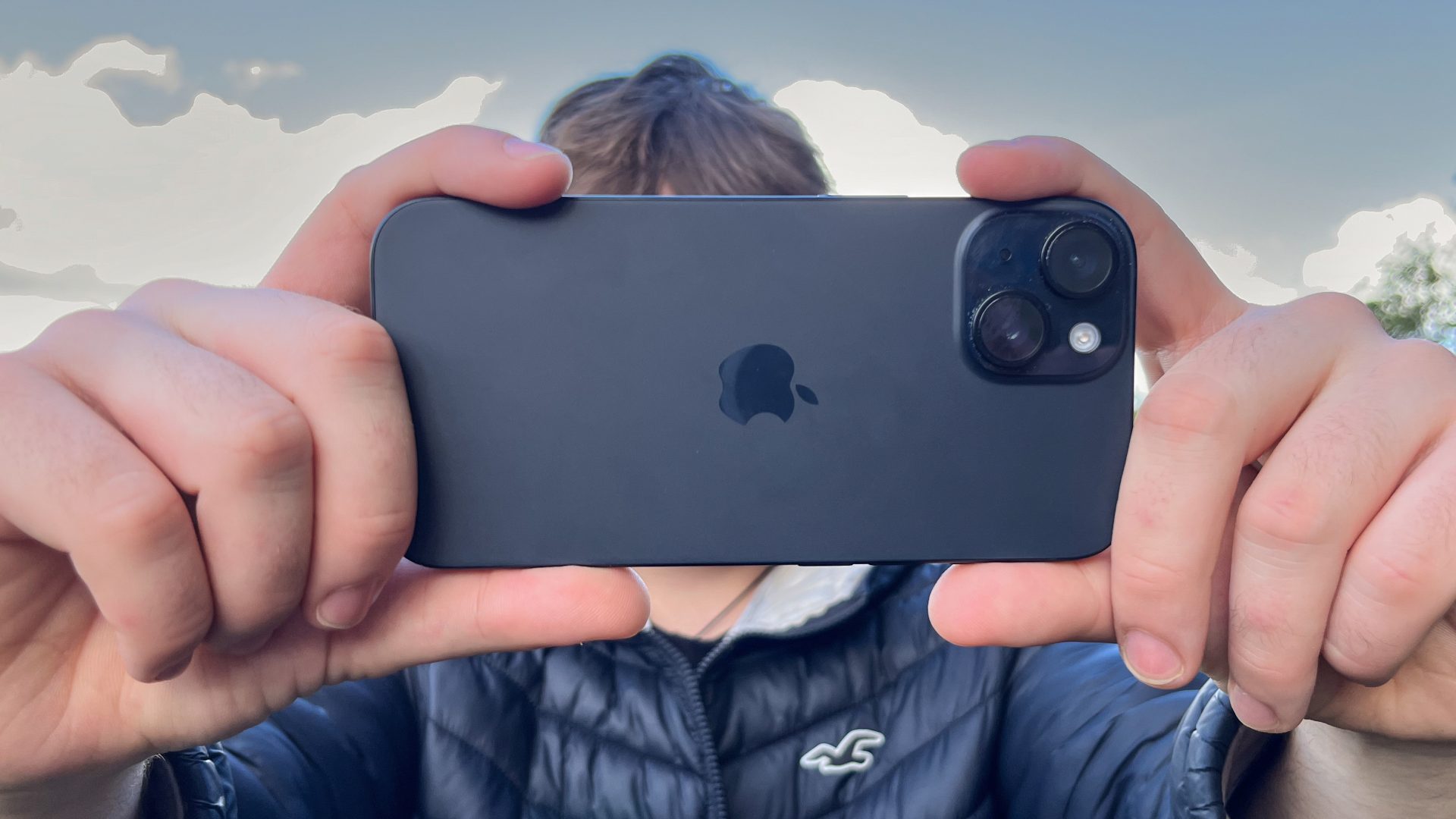 Apple iPhone 15 (2023)