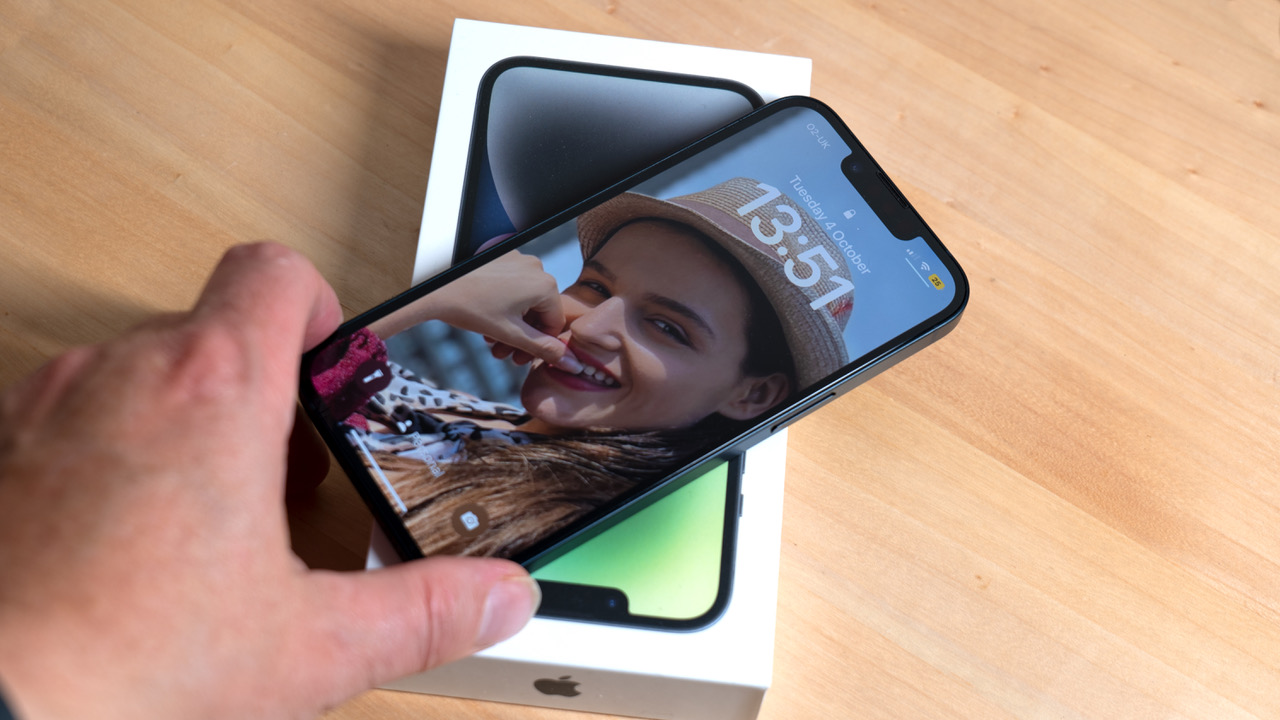 Apple iPhone 14 (2022)