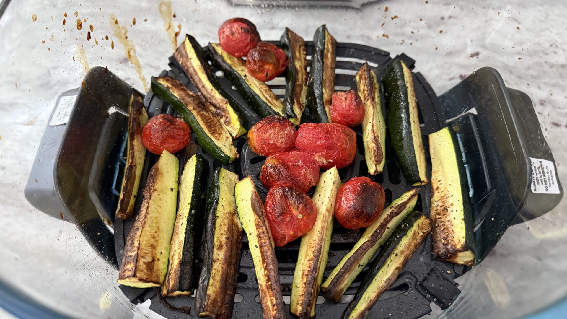 Обзор аэрофритюрницы Ninja Crispi Pro 6-в-1: идеальна для приема гостей картинка Аэрофритюрница Ninja Crispi Pro 6-в-1 | DGL.RU