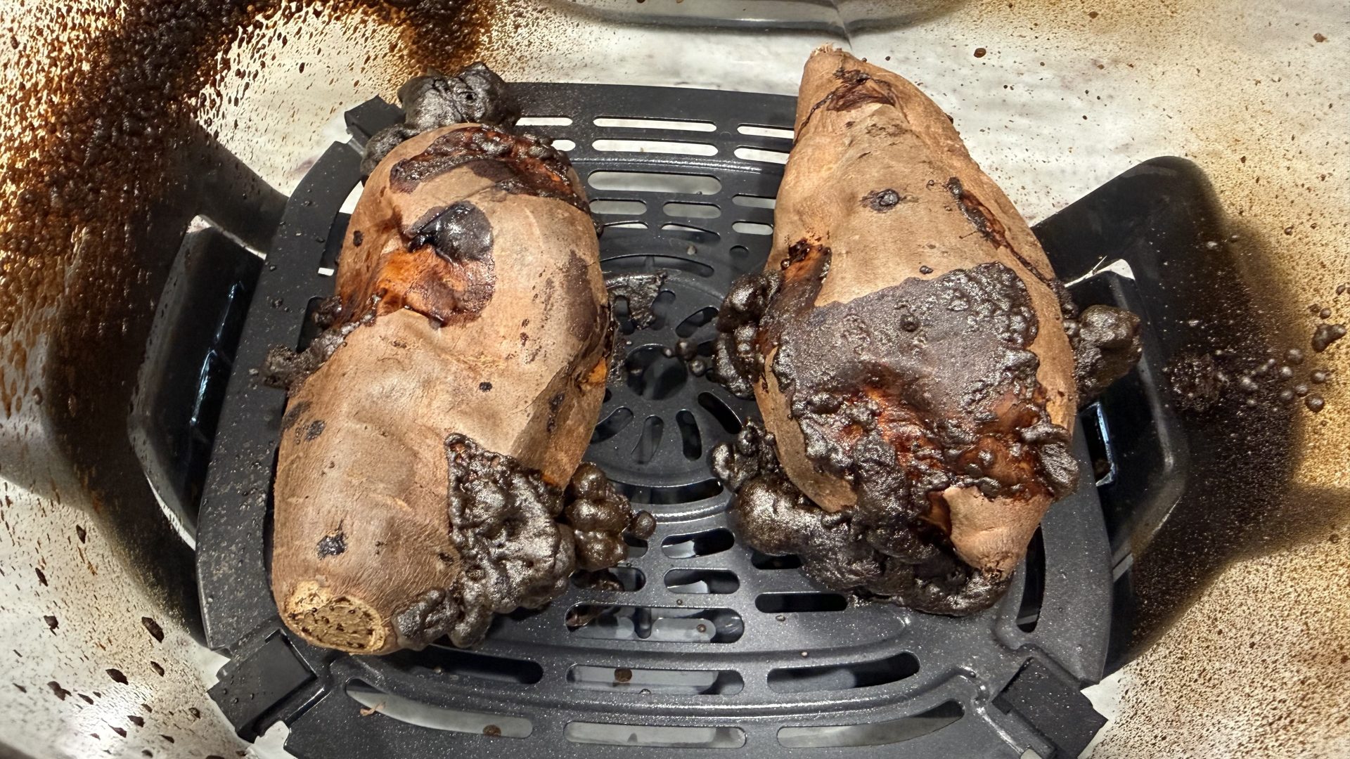 Обзор аэрофритюрницы Ninja Crispi Pro 6-в-1: идеальна для приема гостей картинка Аэрофритюрница Ninja Crispi Pro 6-в-1 | DGL.RU