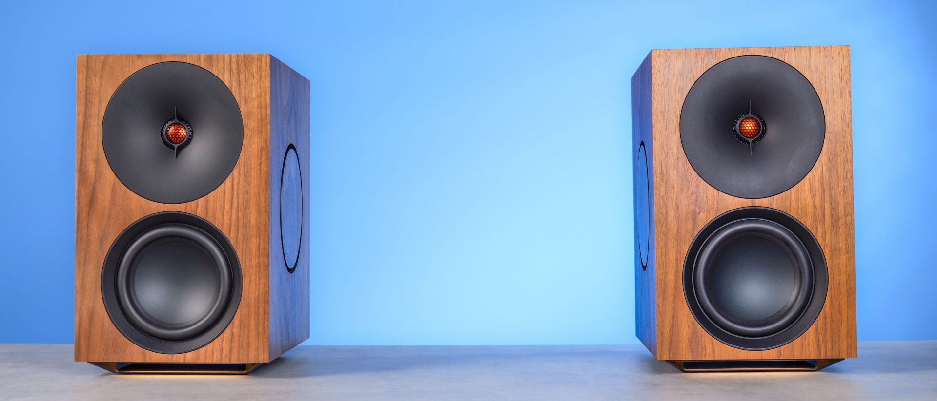 Обзор Cambridge Audio L/RX: сможет ли она обойти хиты от KEF? картинка Акустика Cambridge Audio L/RX: первый звук | DGL.RU