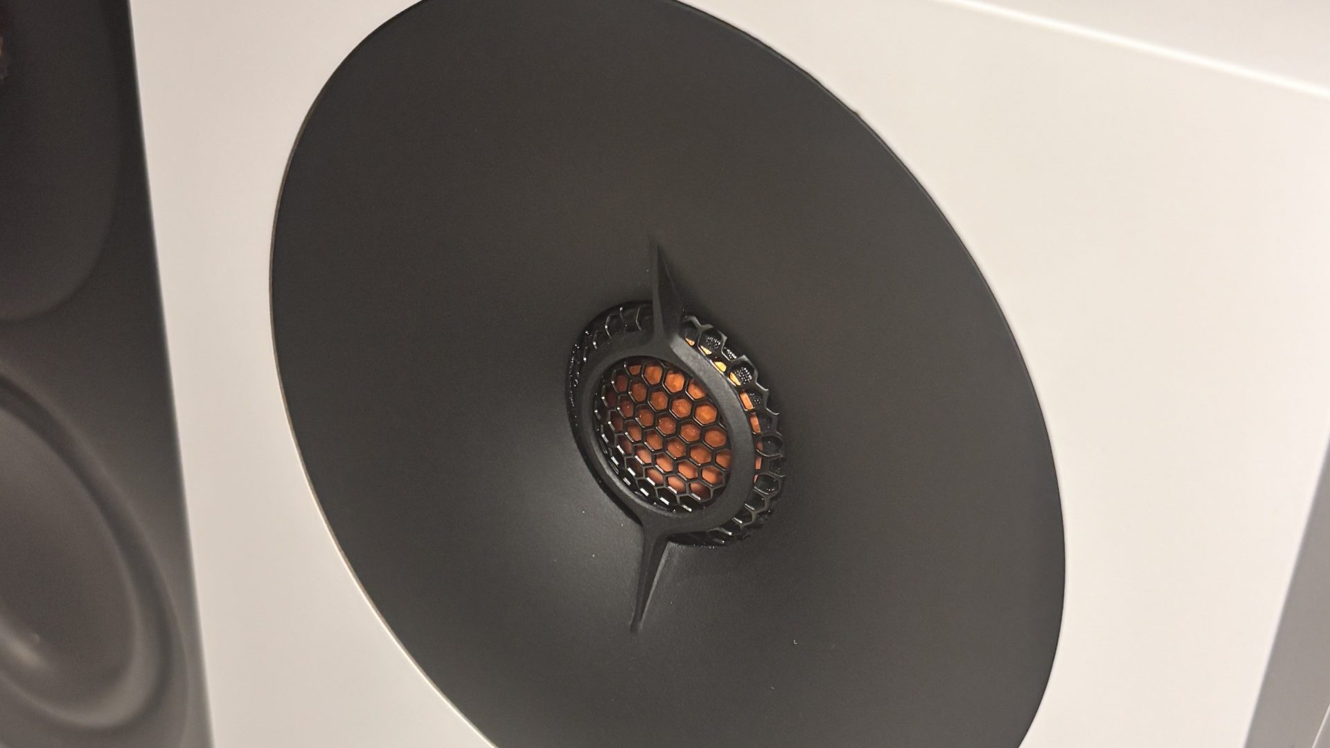 Акустика Cambridge Audio L/RX: первый звук | DGL.RU