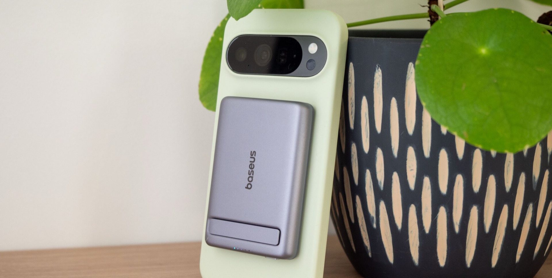 Смартфон Google Pixel 10: провал зарядки Qi2 | DGL.RU