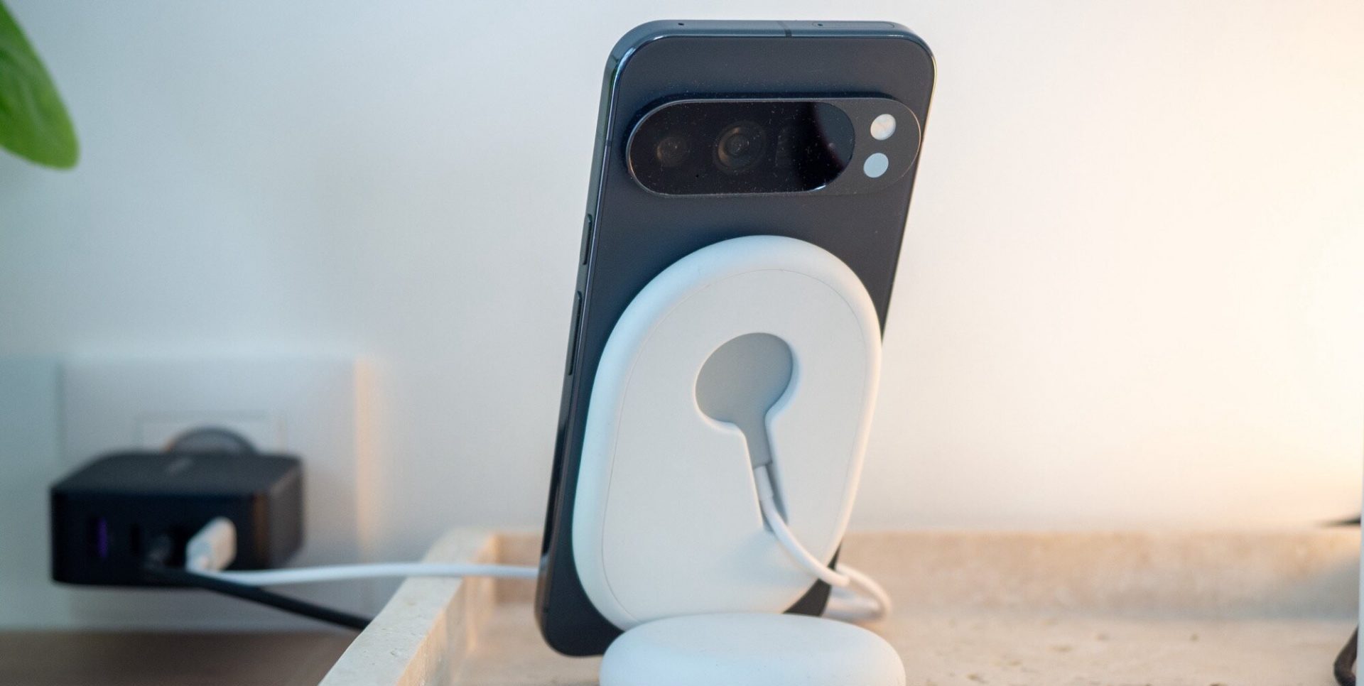 Смартфон Google Pixel 10: провал зарядки Qi2 | DGL.RU