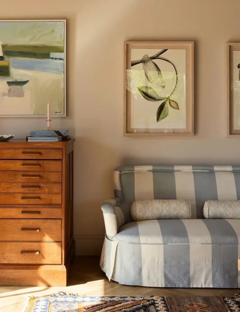 диван в интерьере