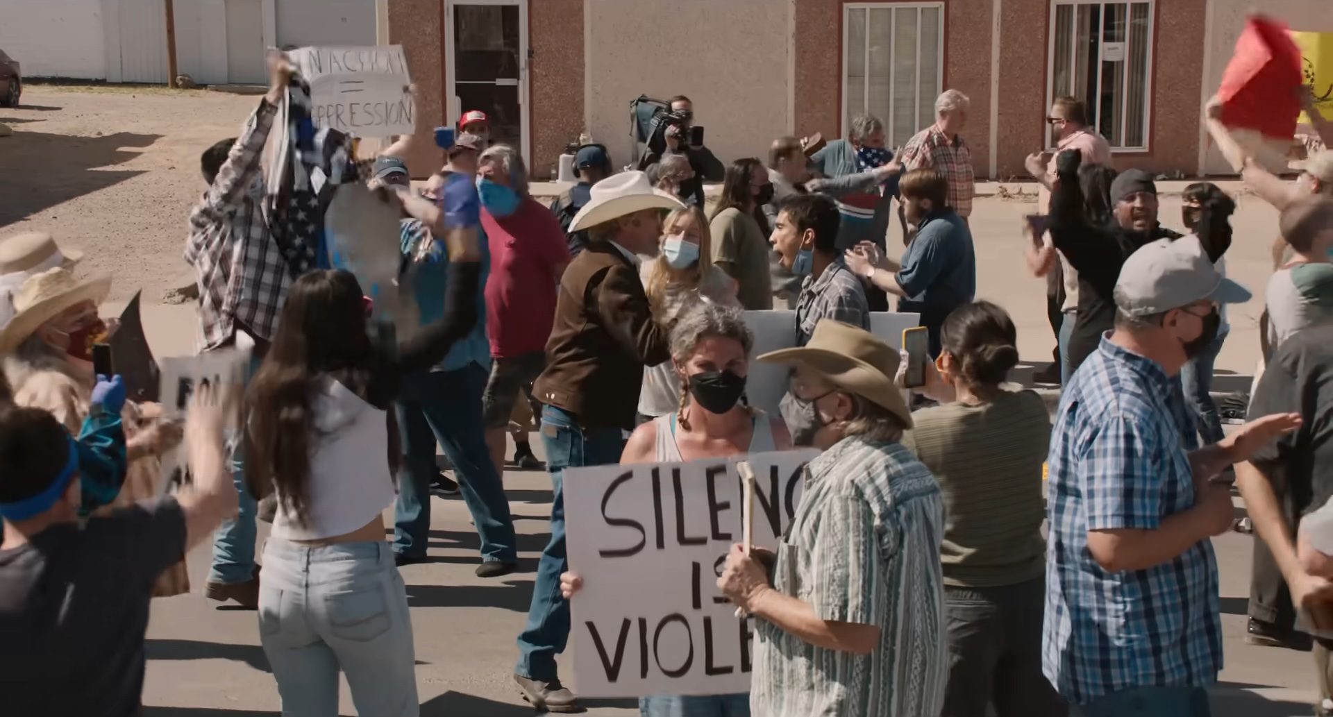 Фильм «Эддингтон»: пандемия как сатира | DGL.RU