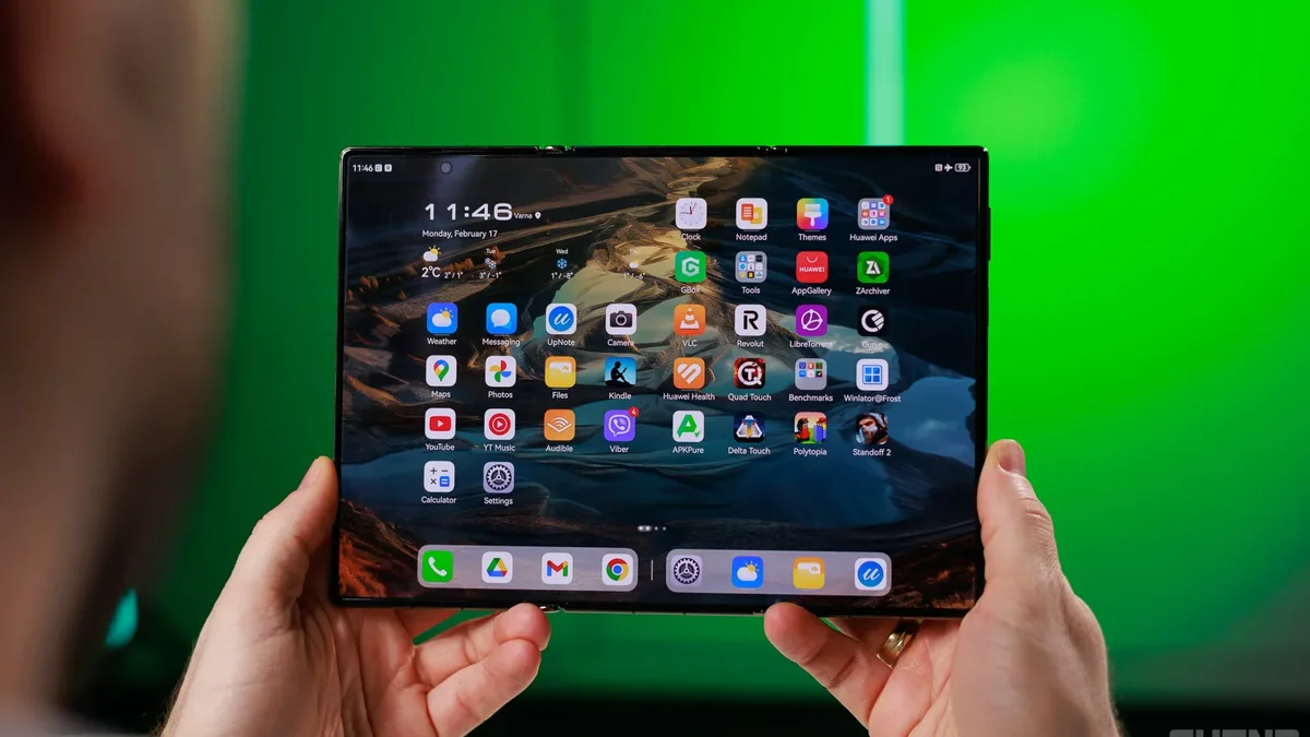 Невозможное происходит: самый дорогой телефон планеты переживает мясорубку и выглядит как новый