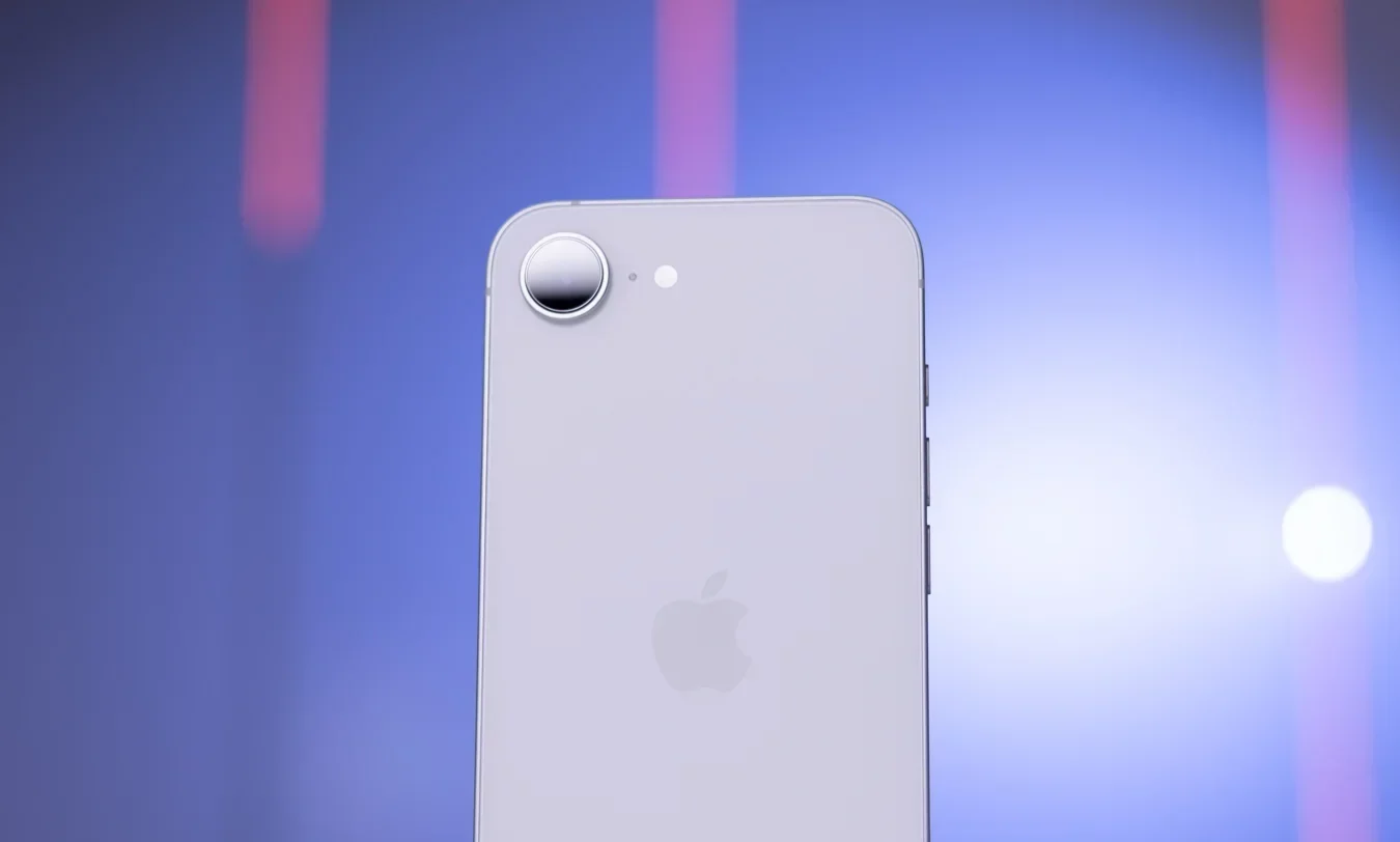 iPhone 17e: главный компромисс Apple в 2026 году | DGL.RU