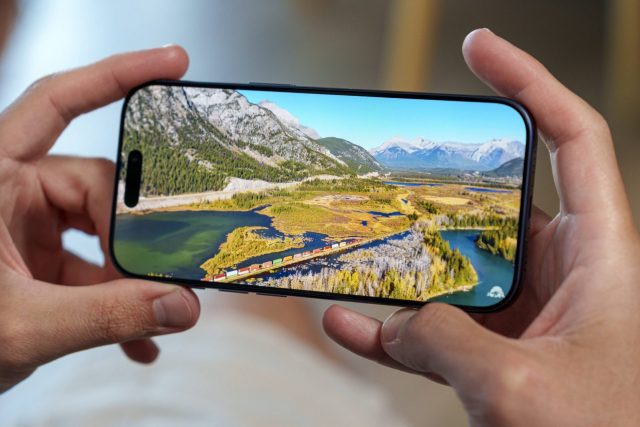 iPhone 18 прощай, «островок»! Раскрыты характеристики экранов новых смартфонов Apple (1) Смартфон iPhone 18: прощай, челка и 60 Гц | DGL.RU