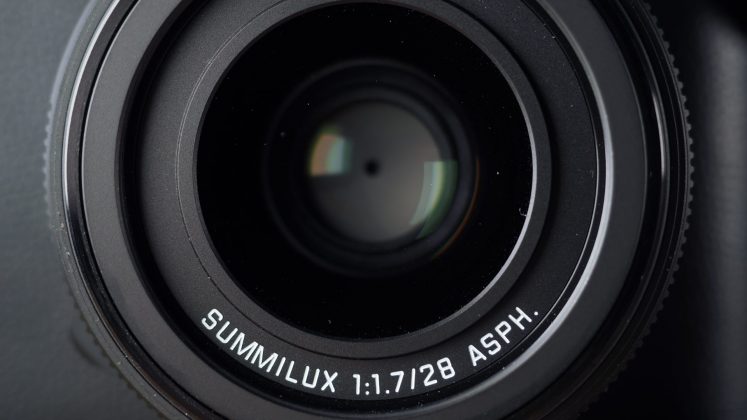 Камера Leica Q3 Monochrom как идеал уличного ЧБ | DGL.RU