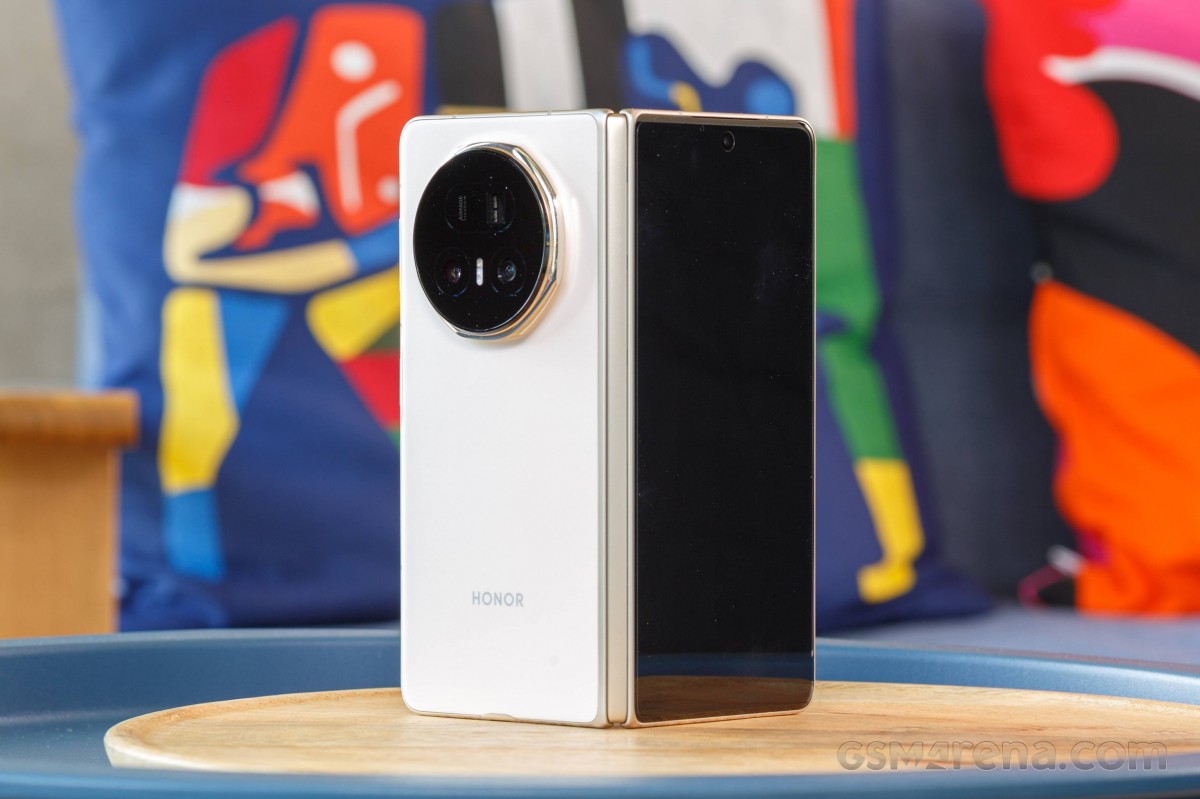 Флагман Honor Magic V6 обогнал всех. В новом отчёте — аккумулятор-рекордсмен для складных устройств