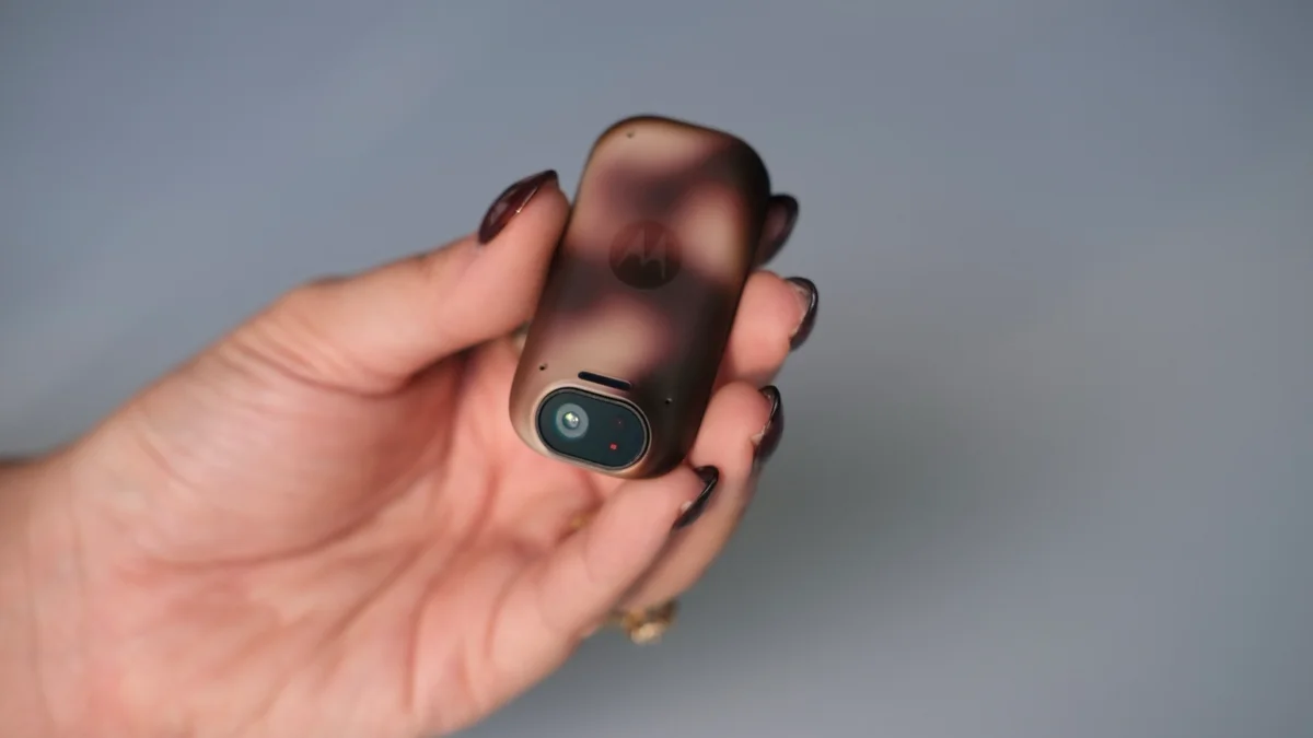 Motorola врывается в гонку ИИ: встречайте единый мозг Qira и гаджет-компаньон из будущего