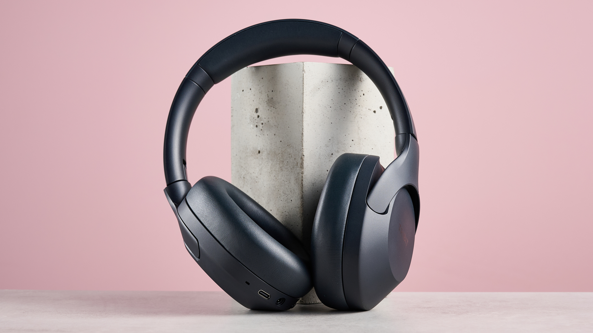 Обзор наушников Tribit QuietPlus 81: 110 часов работы от батареи картинка Наушники Tribit QuietPlus 81 удивляют батареей | DGL.RU