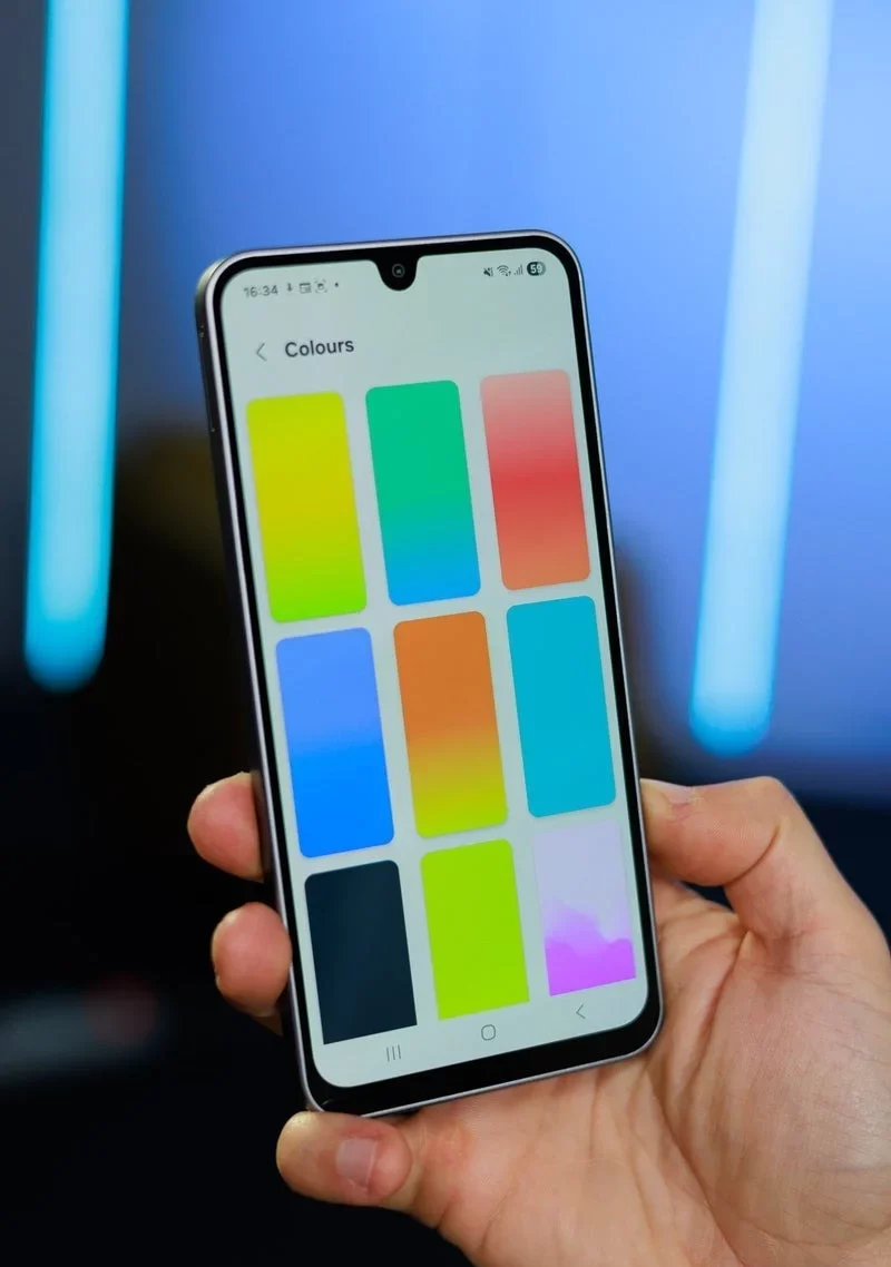Не ведитесь на экран: главная фишка нового Galaxy A17 — это хитрая ловушка картинка Смартфон Galaxy A17: экран-ловушка от Samsung | DGL.RU