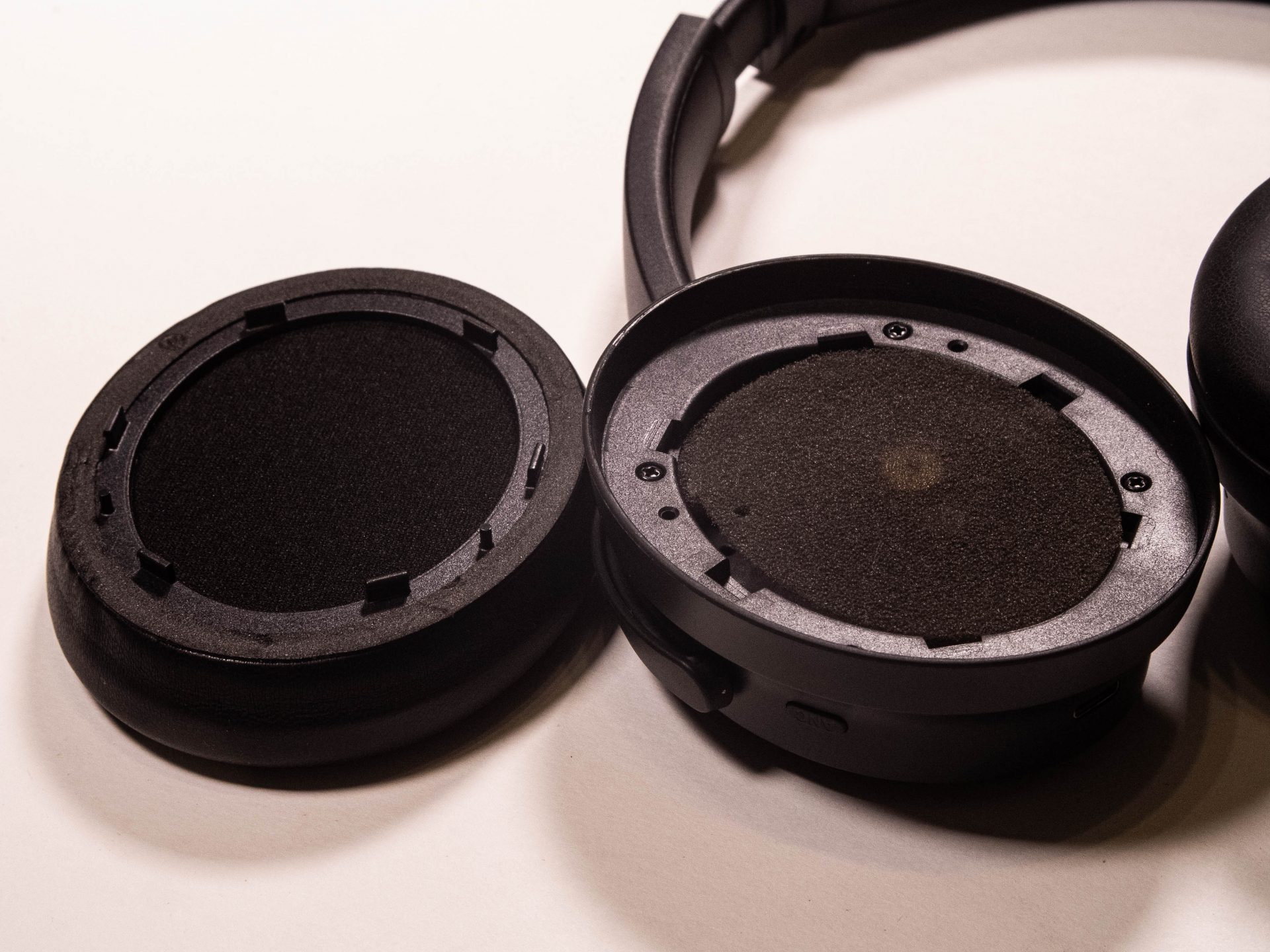 Обзор наушников Урал Молот Н130: премиальный звук и впечатляющая автономность картинка Наушники Урал Молот Н130: 130 часов звука и ANC | DGL.RU