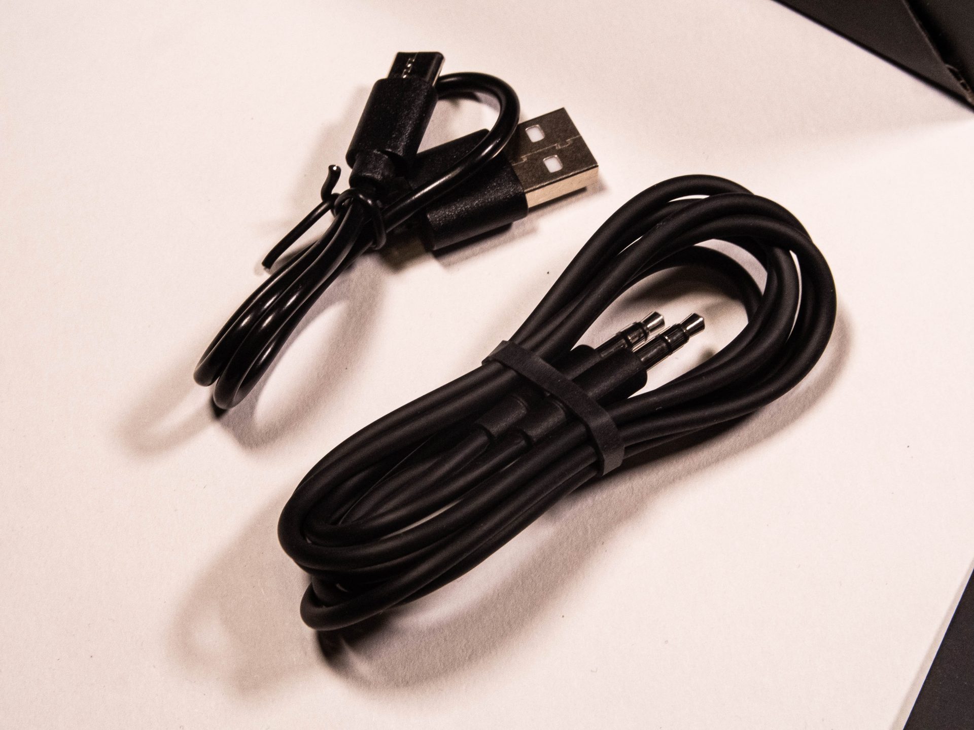 Обзор наушников Урал Молот Н130: премиальный звук и впечатляющая автономность картинка Наушники Урал Молот Н130: 130 часов звука и ANC | DGL.RU