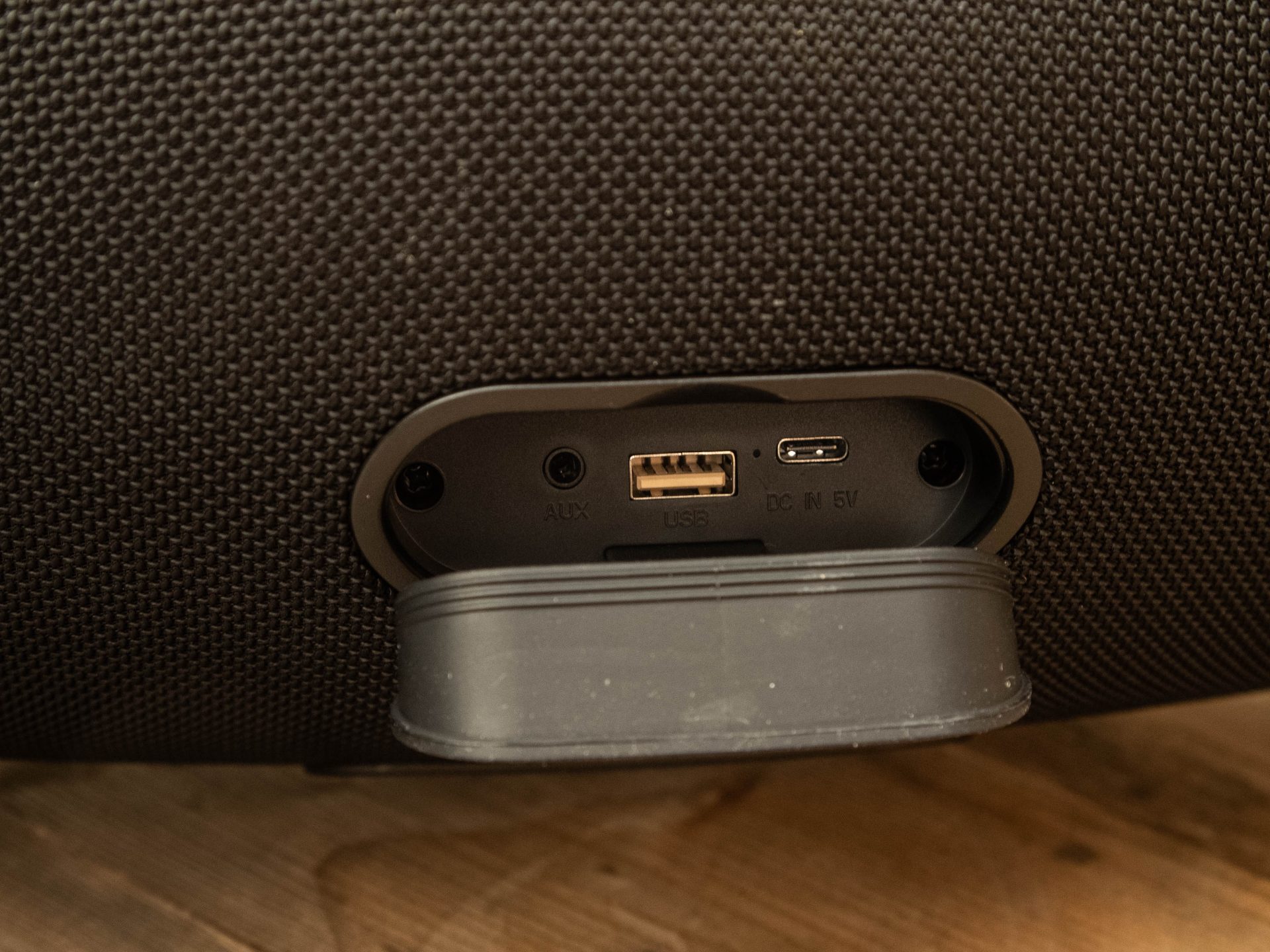 Тест Урал ТТ М6+ Караоке: колонка для дачи | DGL.RU