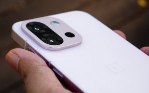 OnePlus 15T: «Исцеляющий шоколад» и аккумулятор-монстр на 7000 мАч в компактном корпусе