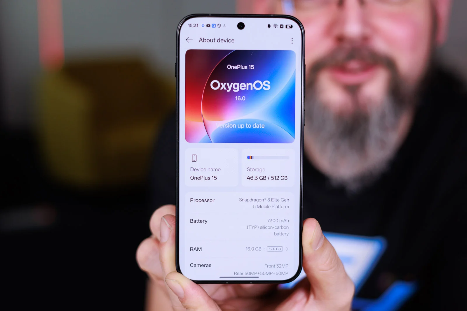 Смартфон OnePlus 15: новая защита сжигает плату | DGL.RU