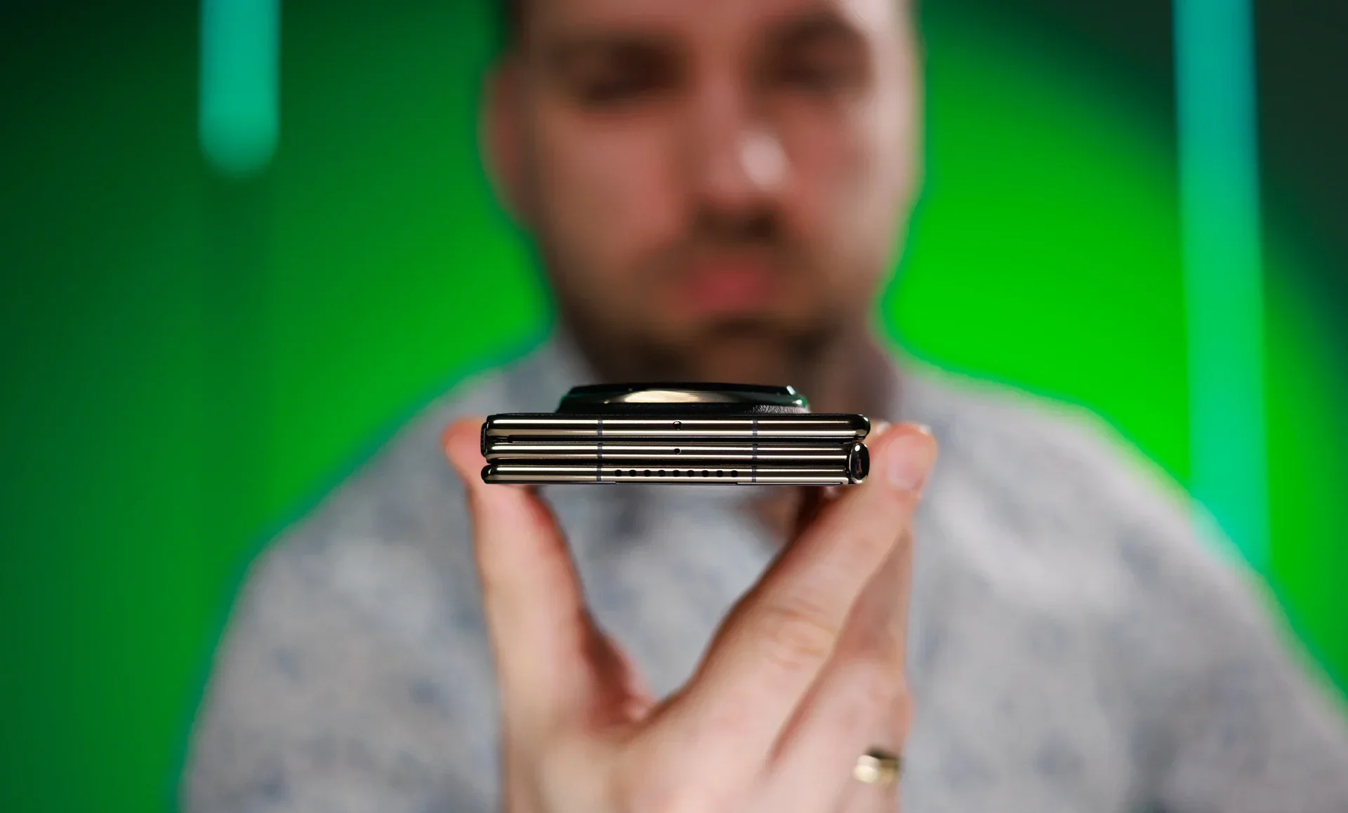 Складной смартфон Oppo: бренд боится релиза | DGL.RU