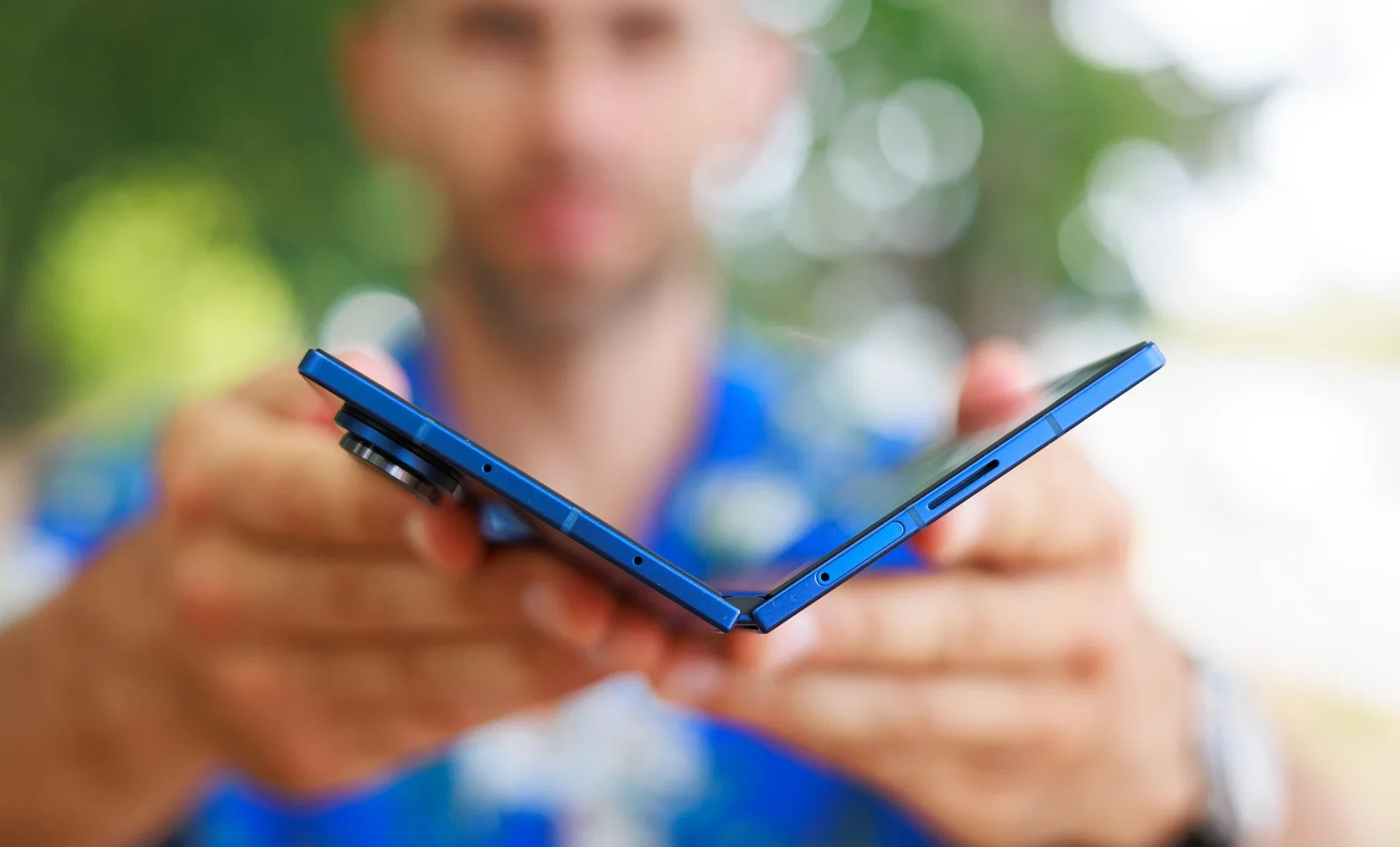 Почему тройные смартфоны — это тупиковая ветвь эволюции, а будущее совсем за другим картинка Смартфон Huawei Mate XT: тупик технологий? | DGL.RU