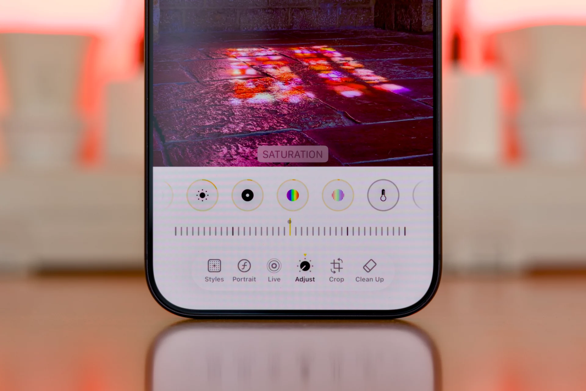 Прокачай камеру iPhone: 7 скрытых функций в «Фото», которые заменят Lightroom
