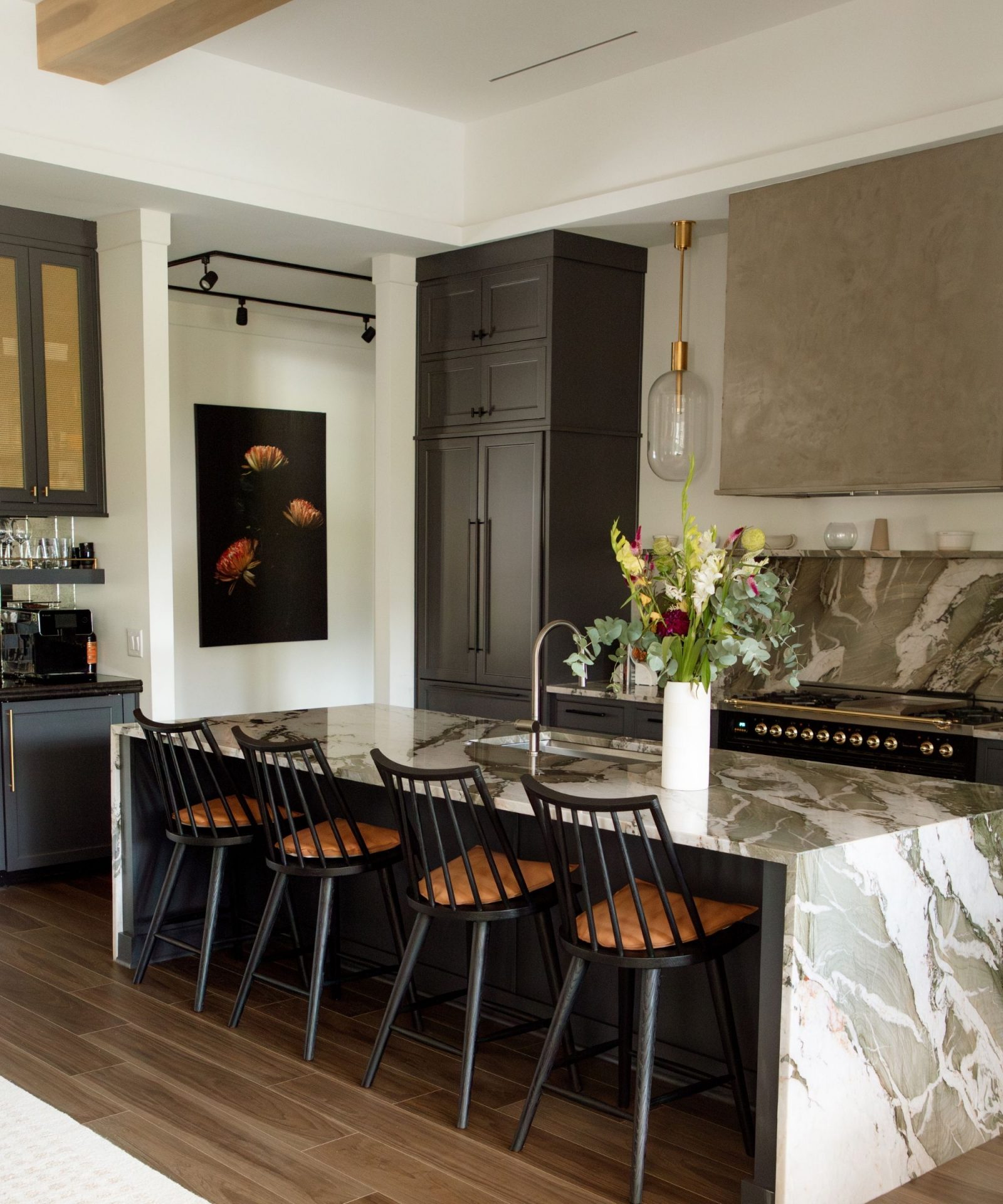 Освещение кухни 2026: прощайте, скучные споты | DGL.RU