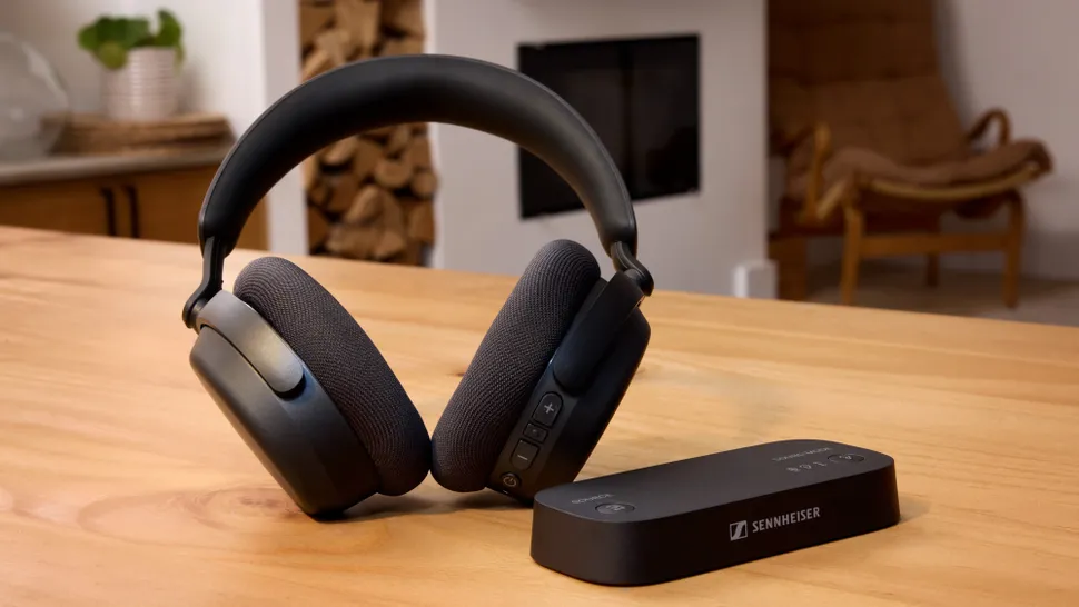 Смотреть ТВ без помех: умная гарнитура Sennheiser транслирует звук с экрана на уши