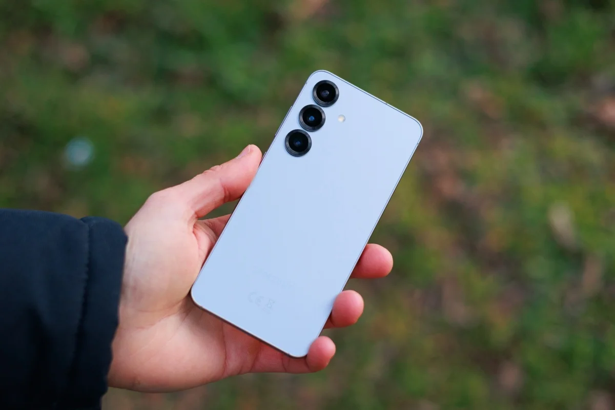 Скучный, как чёрный экран: Samsung перестала стараться для Galaxy S26 картинка Скучный, как чёрный экран: Samsung перестала стараться для Galaxy S26