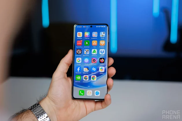 Складной смартфон Huawei Mate X7 удивляет | DGL.RU