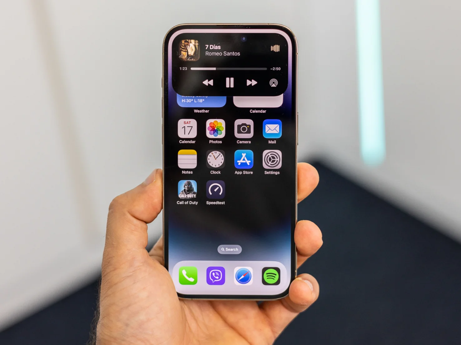 Слухи врали: никакого «отверстия» в экране iPhone 18 не будет. Dynamic Island остается, но изменится фото