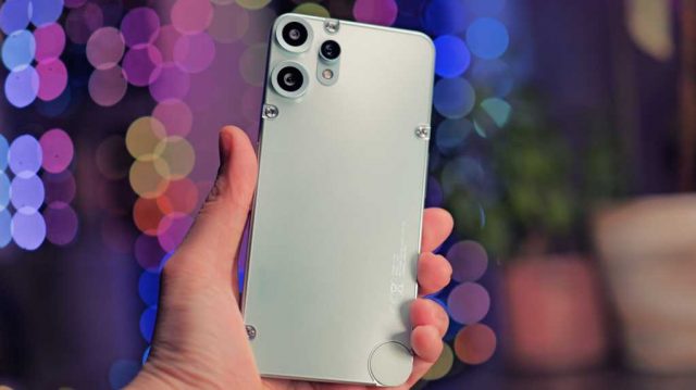 Смартфон Galaxy A17 5G против CMF Phone 2 Pro | DGL.RU1 Смартфон Galaxy A17 5G против CMF Phone 2 Pro | DGL.RU