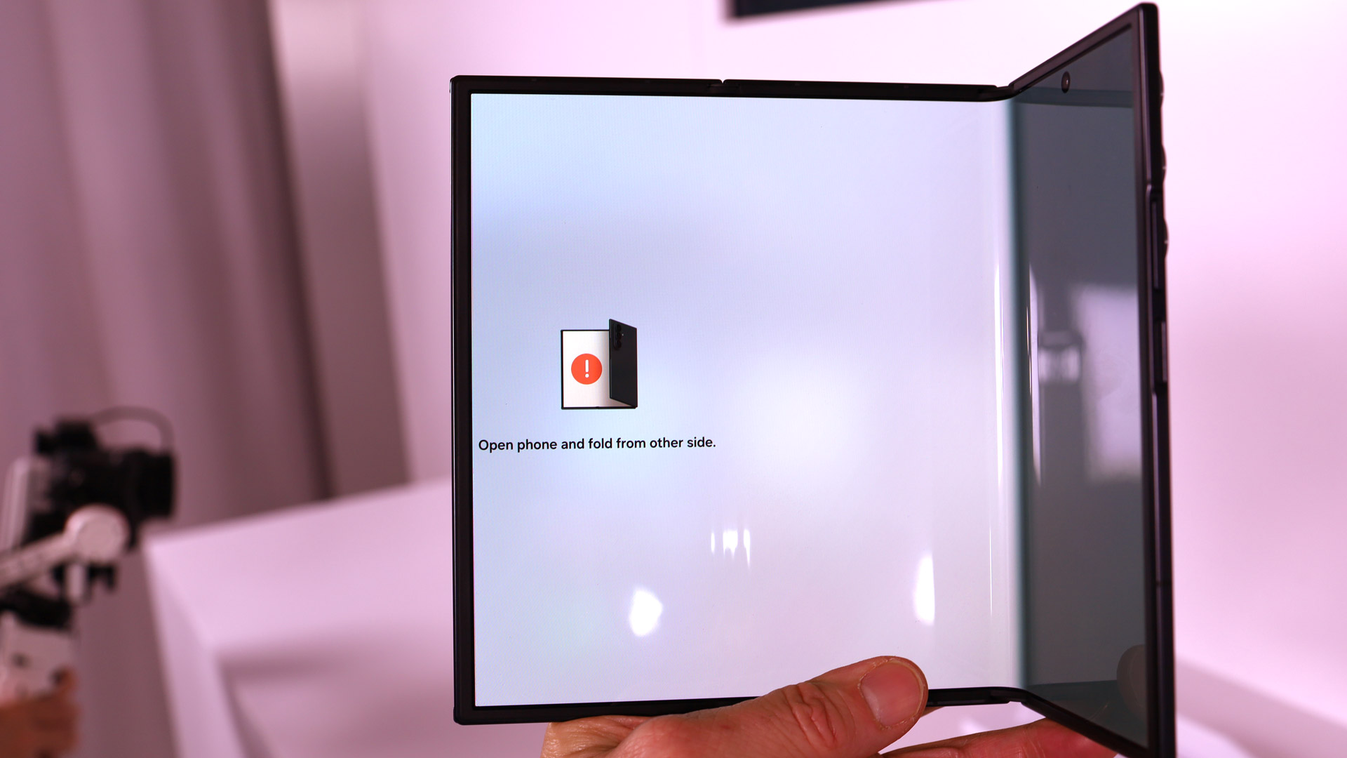 Смартфон Galaxy Z TriFold удивил экраном | DGL.RU