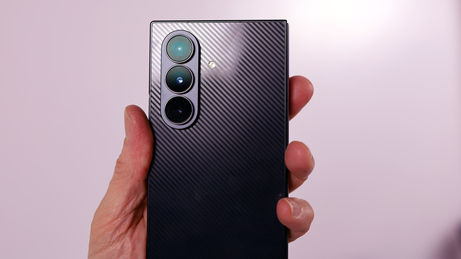 Смартфон Galaxy Z TriFold удивил экраном | DGL.RU