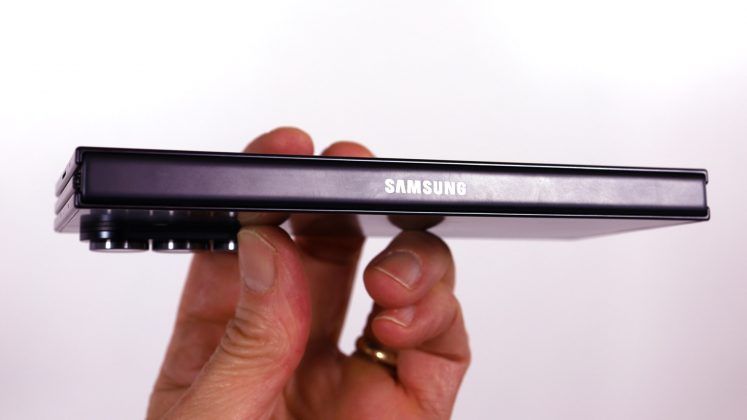 Смартфон Galaxy Z TriFold удивил экраном | DGL.RU